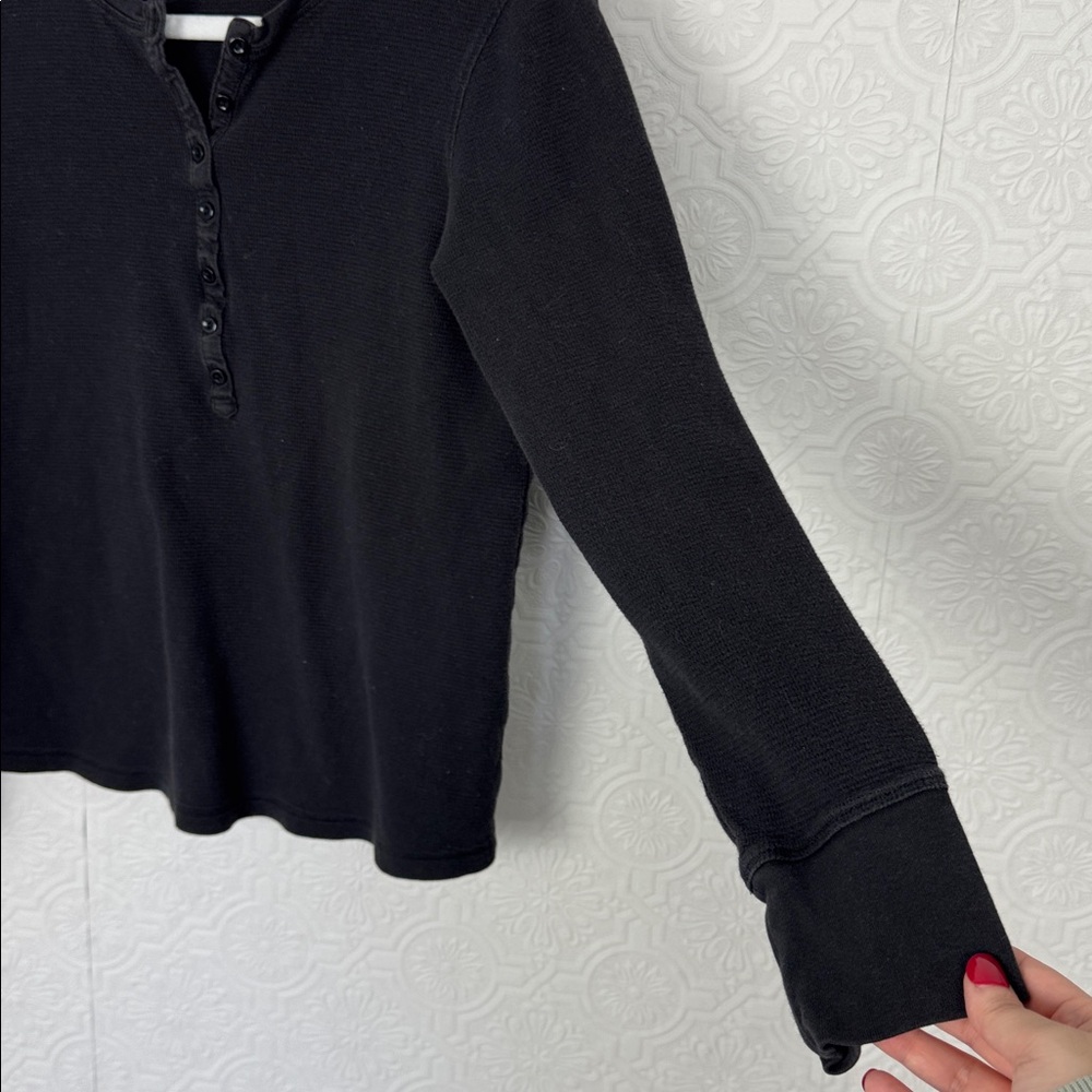 LL Bean Black Waffle Knit Henley Top Medium Long Sleeve Cotton Stretch Casual - Picture 4 of 7